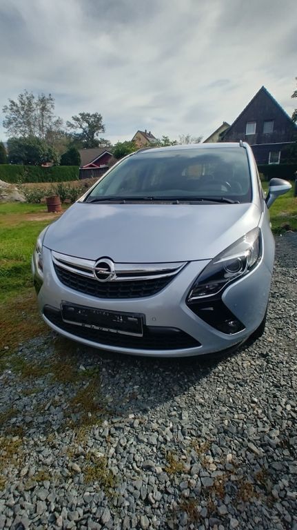 Blau Gebraucht 2016 Opel Zafira Edition Van / Kleinbus | 11.600 € (Superpreis) - Bild 1/4