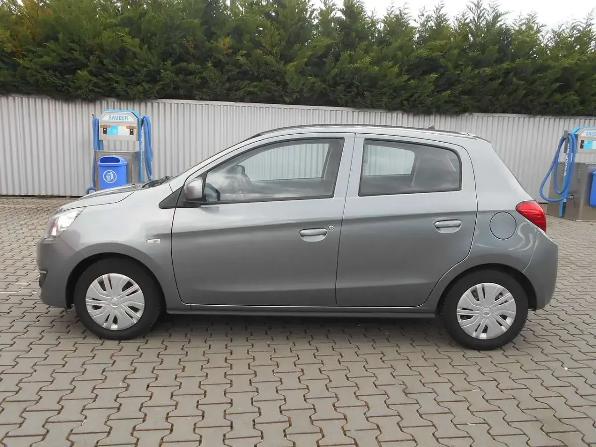 Gebraucht Mitsubishi Space Star Edition 71 PS (52 kW) 2019 Platinumgrau (m) Kleinwagen