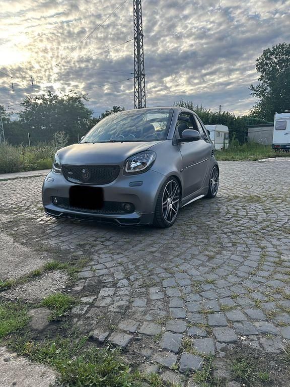 Grau Gebraucht 2017 Smart ForTwo Cabrio Brabus Cabrio | 15.500 € (Etwas zu teuer) - Bild 1/4