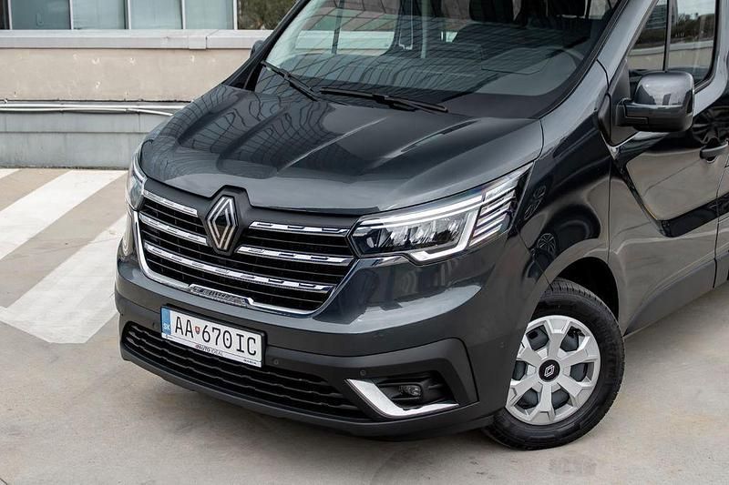 Gebraucht Renault Trafic 170 PS (125 kW) 2024 Grau Van / Kleinbus