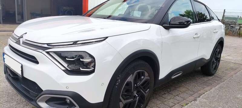 Weiß Gebraucht 2020 Citroën C4 PureTech Limousine | 17.100 € (Fairer Preis) - Bild 1/4