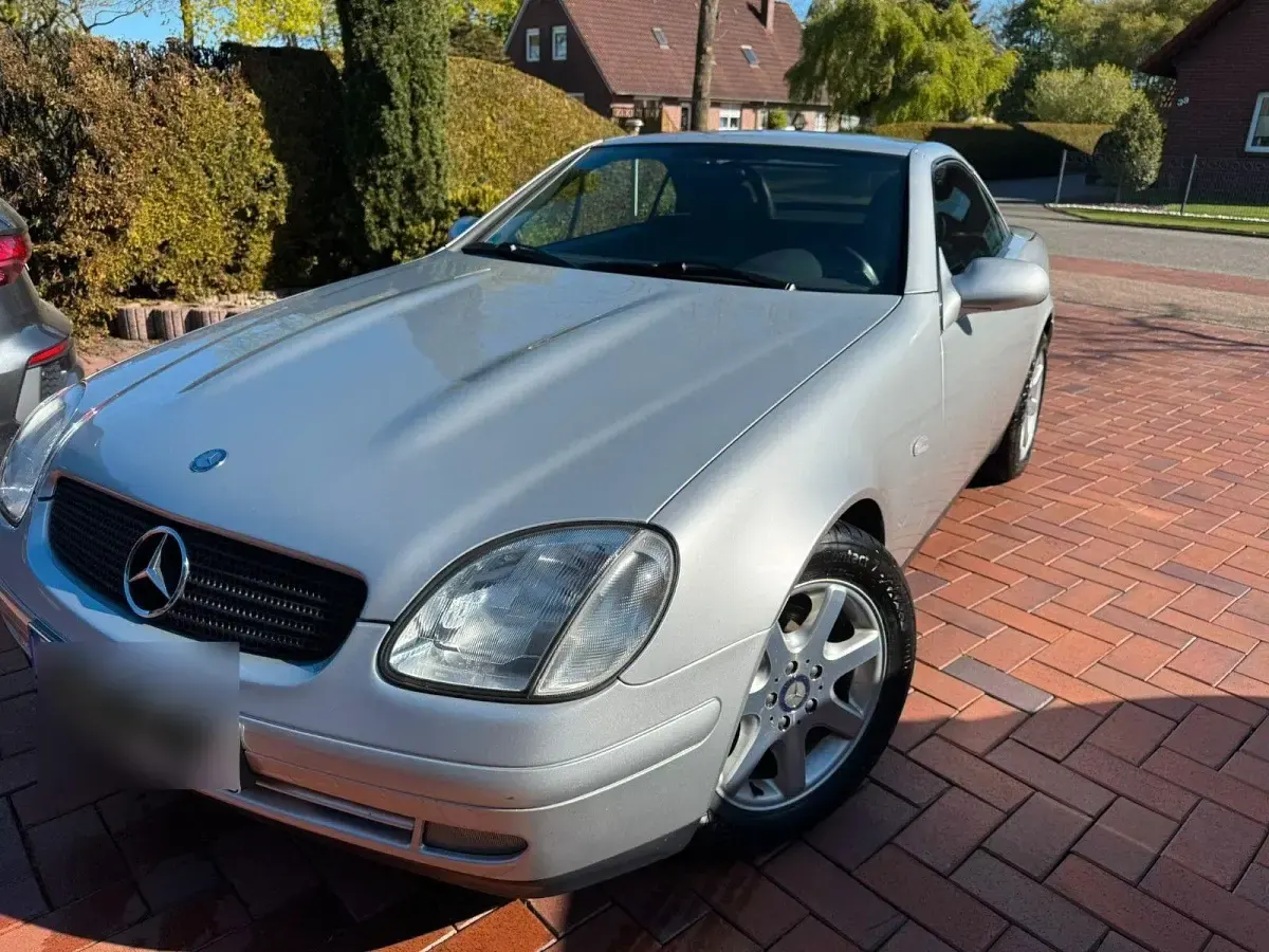 Gebraucht Mercedes SLK230 193 PS (141 kW) 1998 Silber Cabrio
