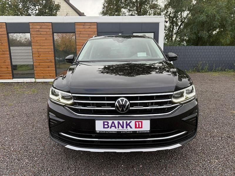 Gebraucht VW Tiguan 200 PS (147 kW) 2023 Schwarz SUV