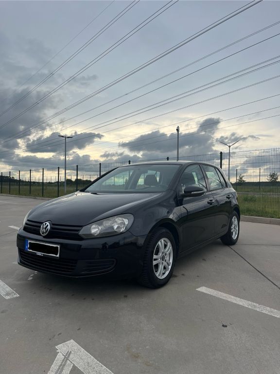 Schwarz Gebraucht 2011 VW Golf VI Trendline Limousine | 6.799 € (Fairer Preis) - Bild 1/4