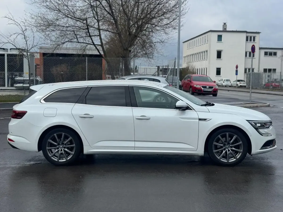 Gebraucht Renault Talisman Initiale Paris 200 PS (147 kW) 2017 Weiß Limousine