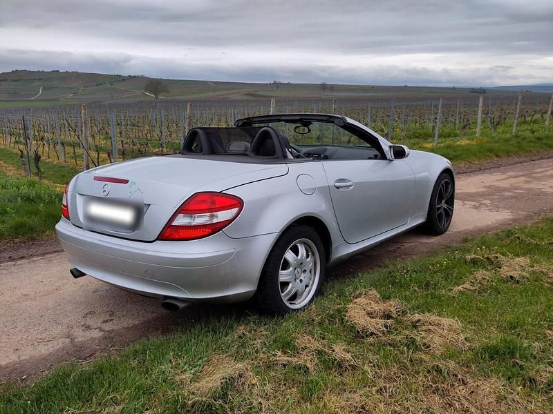 Gebraucht Mercedes SLK200 160 PS (117 kW) 2007 Silber Cabrio