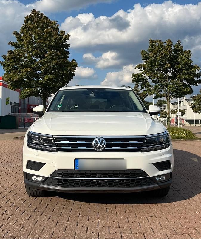 Weiß Gebraucht 2018 VW Tiguan Allspace SUV | 25.000 € - Bild 1/4