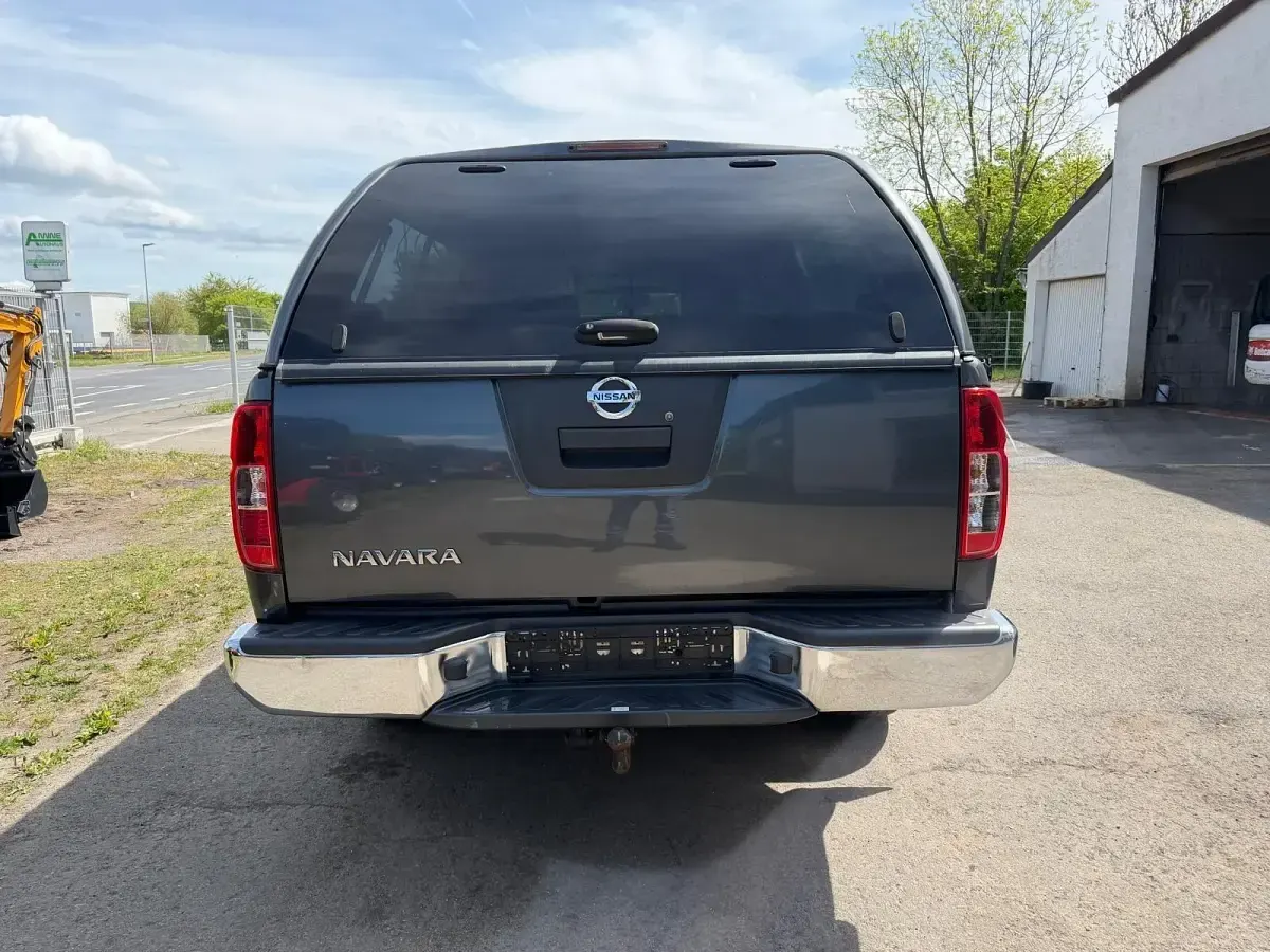 Gebraucht Nissan Navara SE 190 PS (139 kW) 2011 Grau Pickup