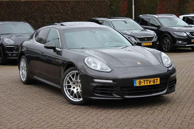 Gebraucht Porsche Panamera 333 PS (244 kW) 2014 Grau Kleinwagen