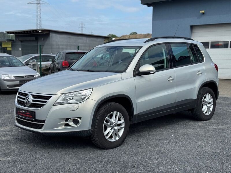 Grau Gebraucht 2009 VW Tiguan Trendline SUV | 10.500 € (Etwas zu teuer) - Bild 1/4