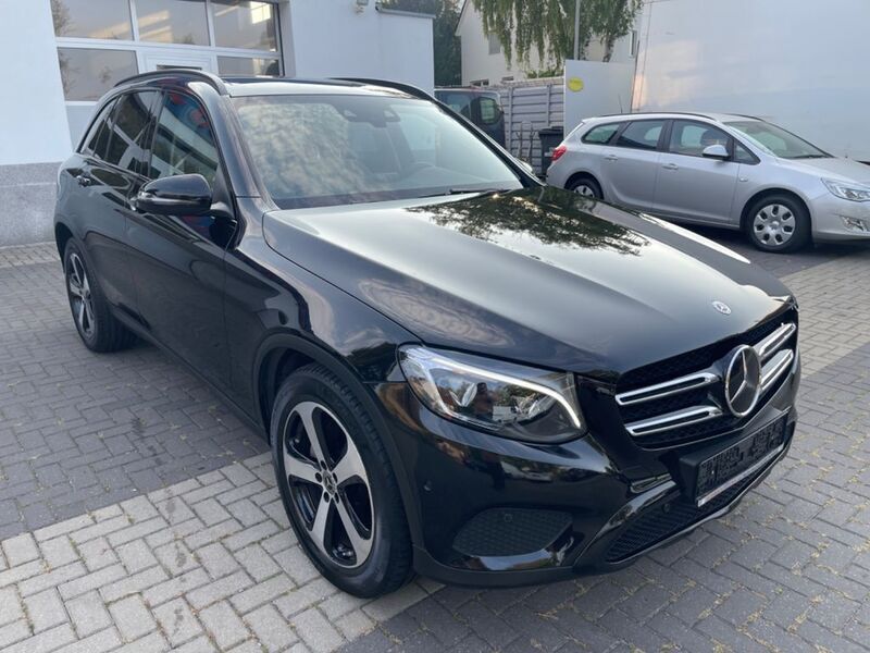 Schwarz Gebraucht 2019 Mercedes GLC250 SUV | 34.600 € (Fairer Preis) - Bild 1/4