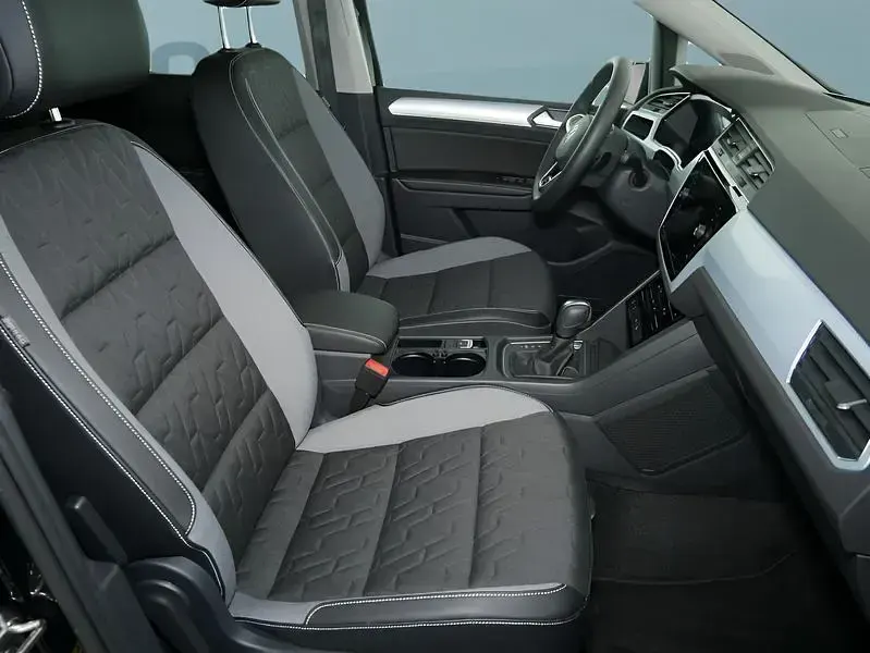 Gebraucht VW Touran 150 PS (110 kW) 2025 Schwarz Van / Kleinbus