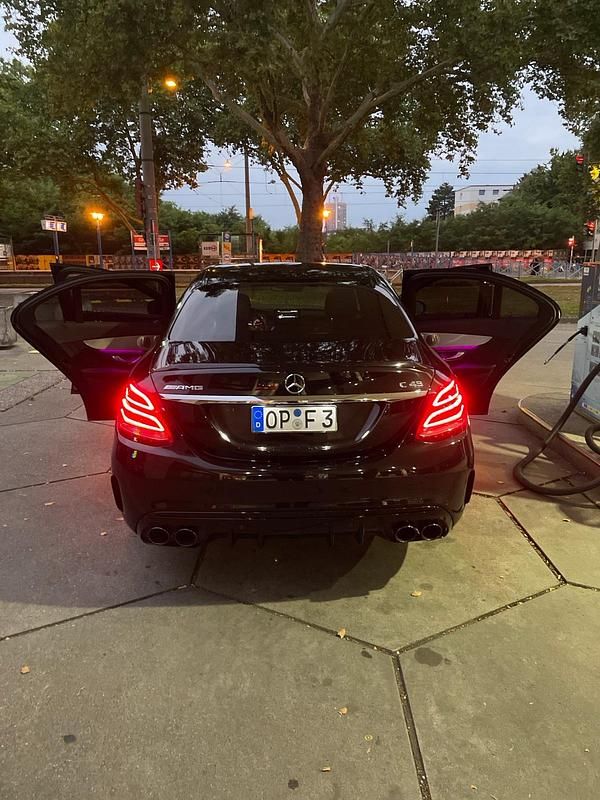 Schwarz Gebraucht 2016 Mercedes C43 AMG AMG Limousine | 29.999 € (Fairer Preis) - Bild 1/4