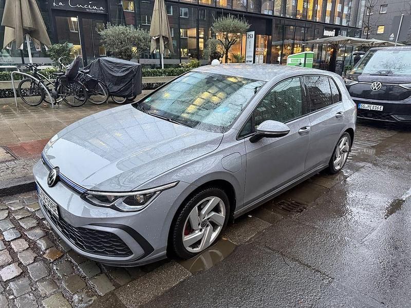 Grau Gebraucht 2021 VW Golf GTE Limousine | 22.490 € (Fairer Preis) - Bild 1/4