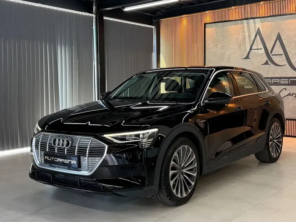 Gebraucht Audi e-tron Basis 300 kW (408 PS) 2022 Schwarz SUV