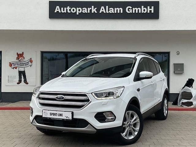 Frostweiß Gebraucht 2020 Ford Kuga Titanium SUV | 17.499 € (Fairer Preis) - Bild 1/4