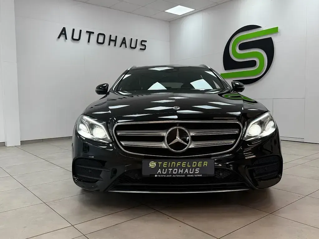 Gebraucht Mercedes E350 AMG 258 PS (189 kW) 2017 Schwarz Limousine