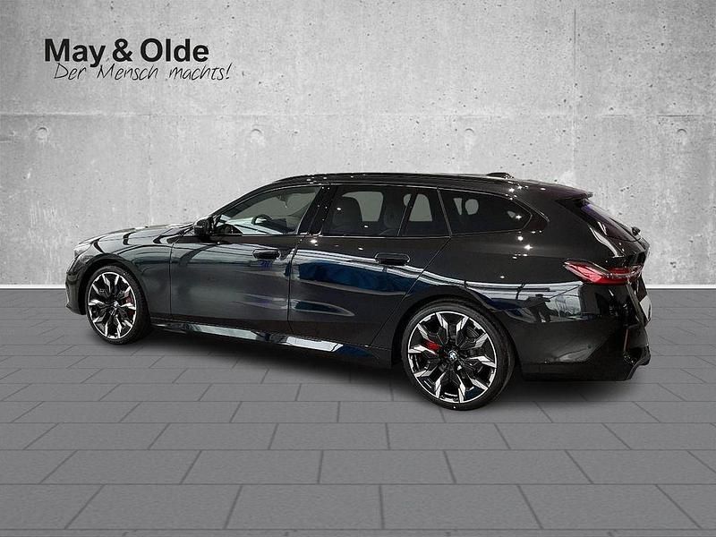 Neu BMW 520 M Sport 197 PS (144 kW) 2026 Schwarz Kombi