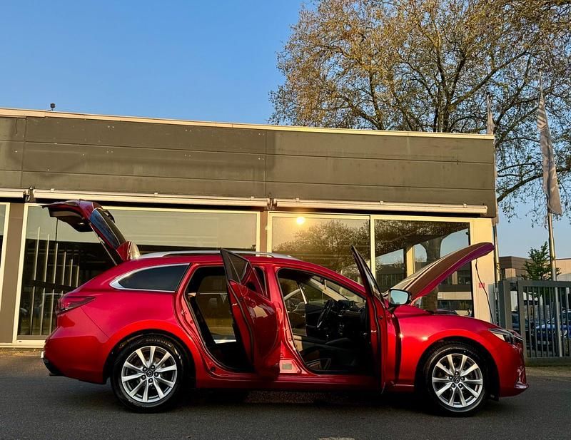 Gebraucht Mazda 6 150 PS (110 kW) 2016 Rot Kombi