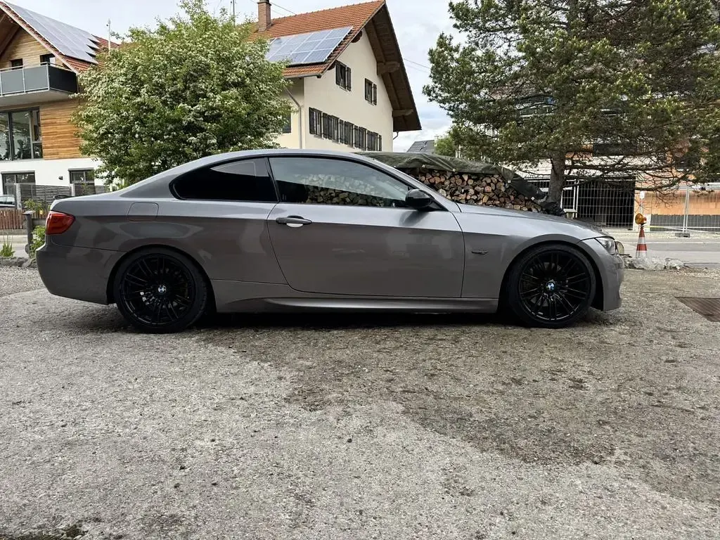 Gebraucht BMW 325 M Sport 218 PS (160 kW) 2006 Grau Coupé