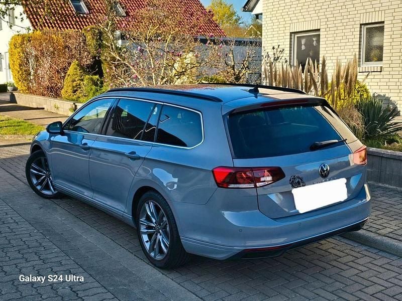 Gebraucht VW Passat R-line 200 PS (147 kW) 2022 Grau Kombi