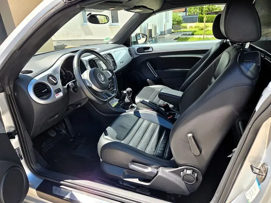 Gebraucht VW Beetle 105 PS (77 kW) 2014 Silber Kleinwagen