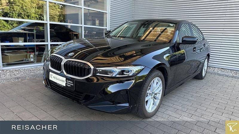 Schwarz uni Gebraucht 2024 BMW 330e Comfort Edition Limousine | 38.849 € (Superpreis) - Bild 1/4