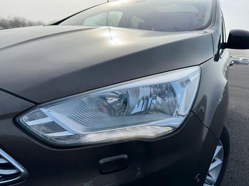 Gebraucht Ford C-MAX Titanium 150 PS (110 kW) 2018 Braun Van / Kleinbus