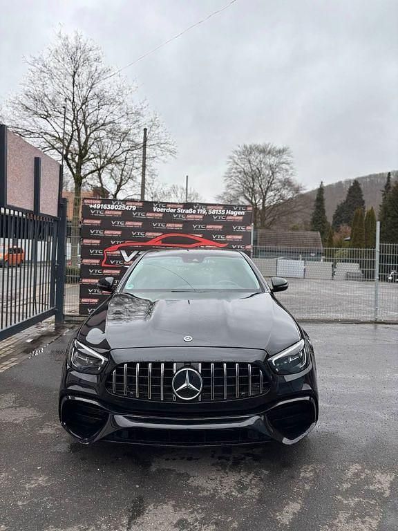 Gebraucht Mercedes E220 194 PS (142 kW) 2021 Schwarz Limousine