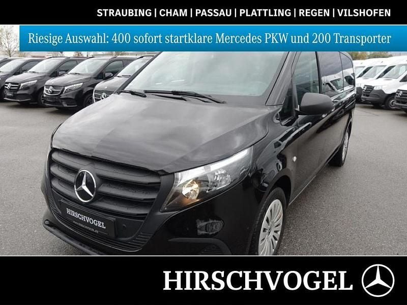 Obsidianschwarz metallic Gebraucht 2024 Mercedes Vito Kombi | 47.481 € - Bild 1/4