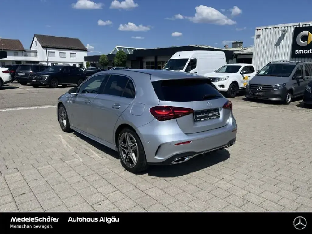 Gebraucht Mercedes A180 AMG 136 PS (100 kW) 2025 Lack hightechsilber (metallic) Limousine