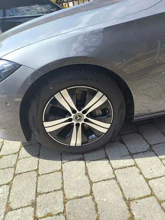 Gebraucht Mercedes C300 258 PS (189 kW) 2023 Grau Limousine