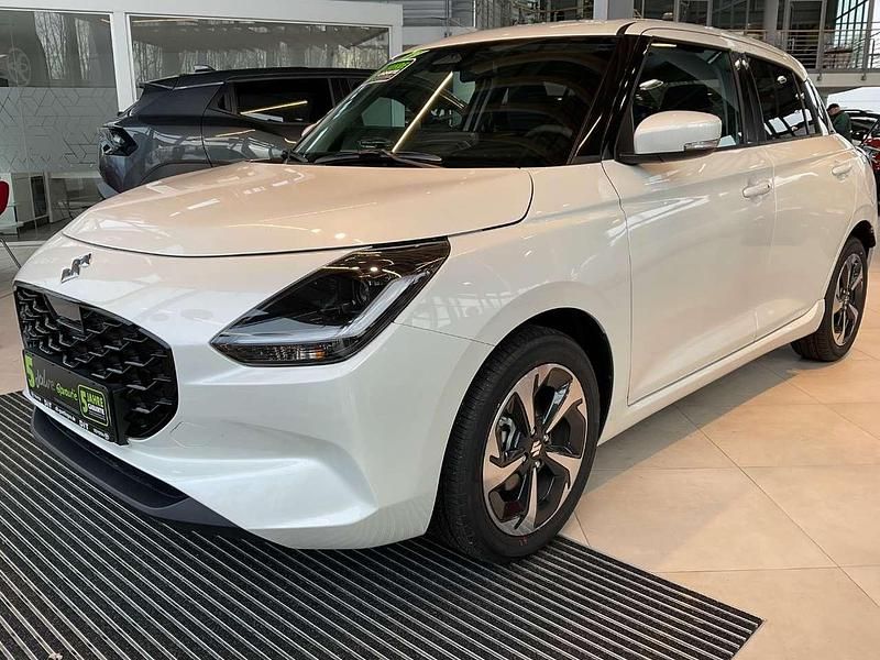 Neu Suzuki Swift Comfort+ 83 PS (61 kW) 2025 Weiß Kleinwagen