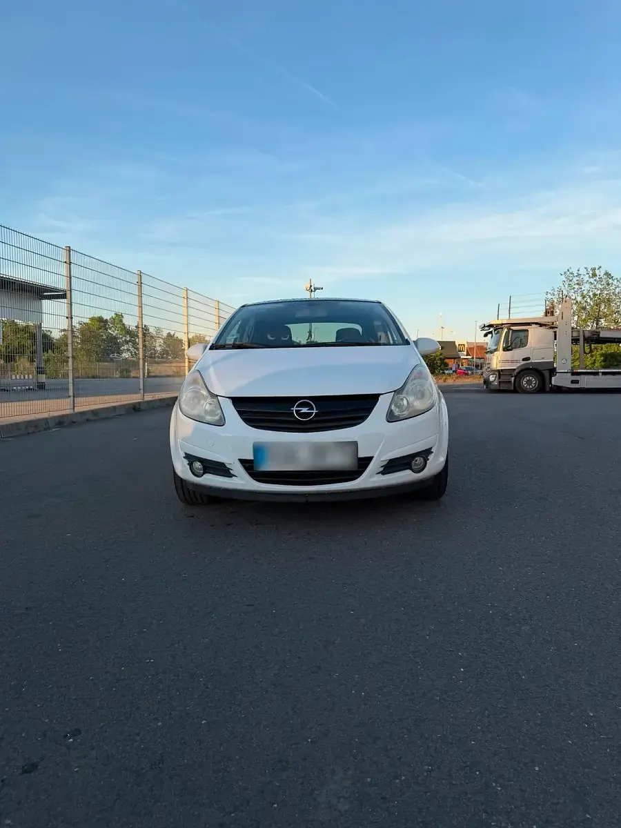Gebraucht Opel Corsa 101 PS (74 kW) 2010 Weiß Kleinwagen