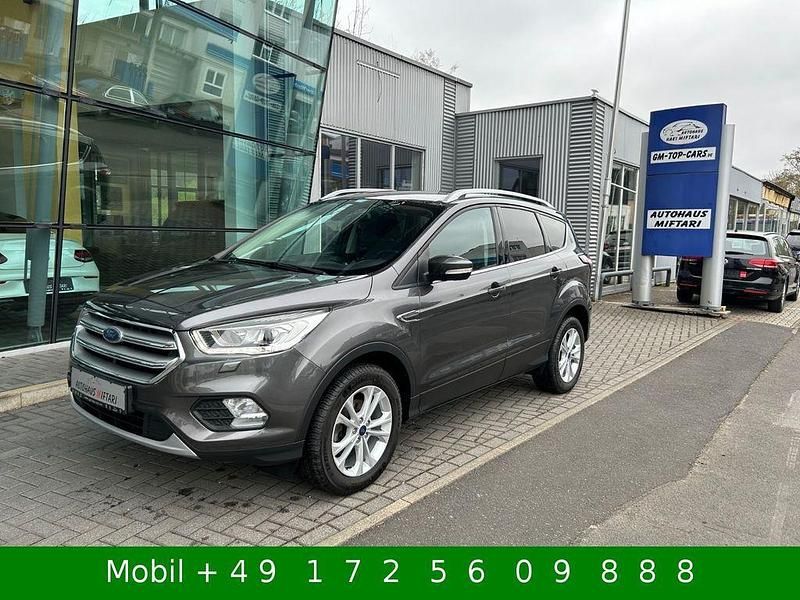 Grau Gebraucht 2017 Ford Kuga Titanium SUV | 13.499 € (Fairer Preis) - Bild 1/4