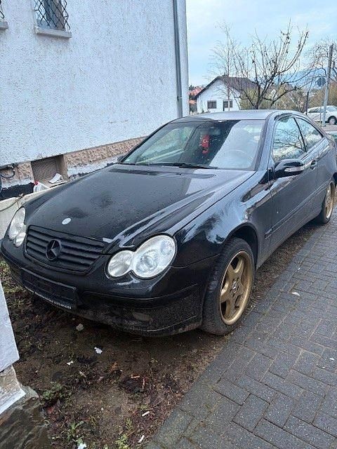 Gebraucht Mercedes C180 129 PS (94 kW) 2001 Schwarz Coupé
