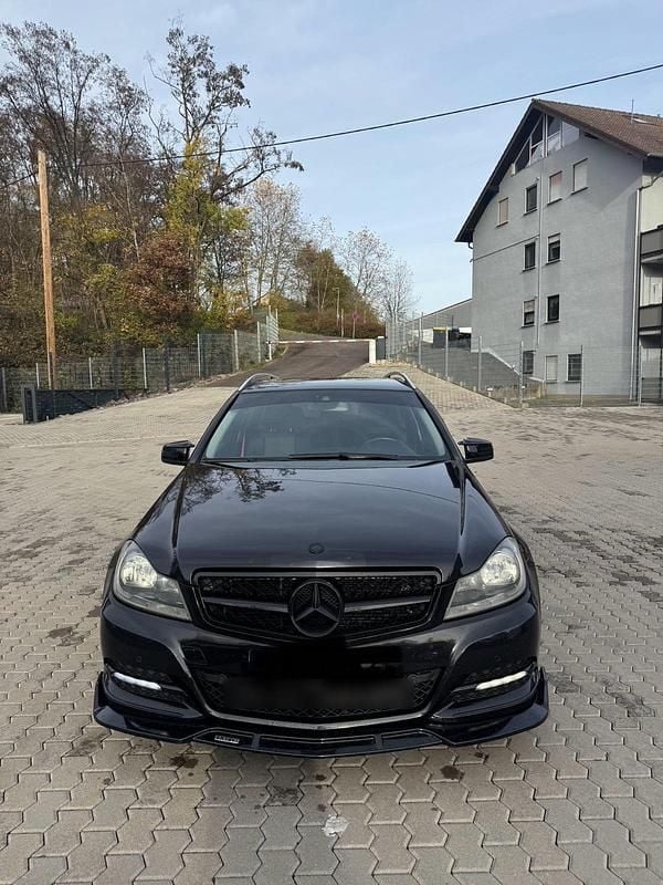 Schwarz Gebraucht 2011 Mercedes C220 Kombi | 7.499 € (Fairer Preis) - Bild 1/4