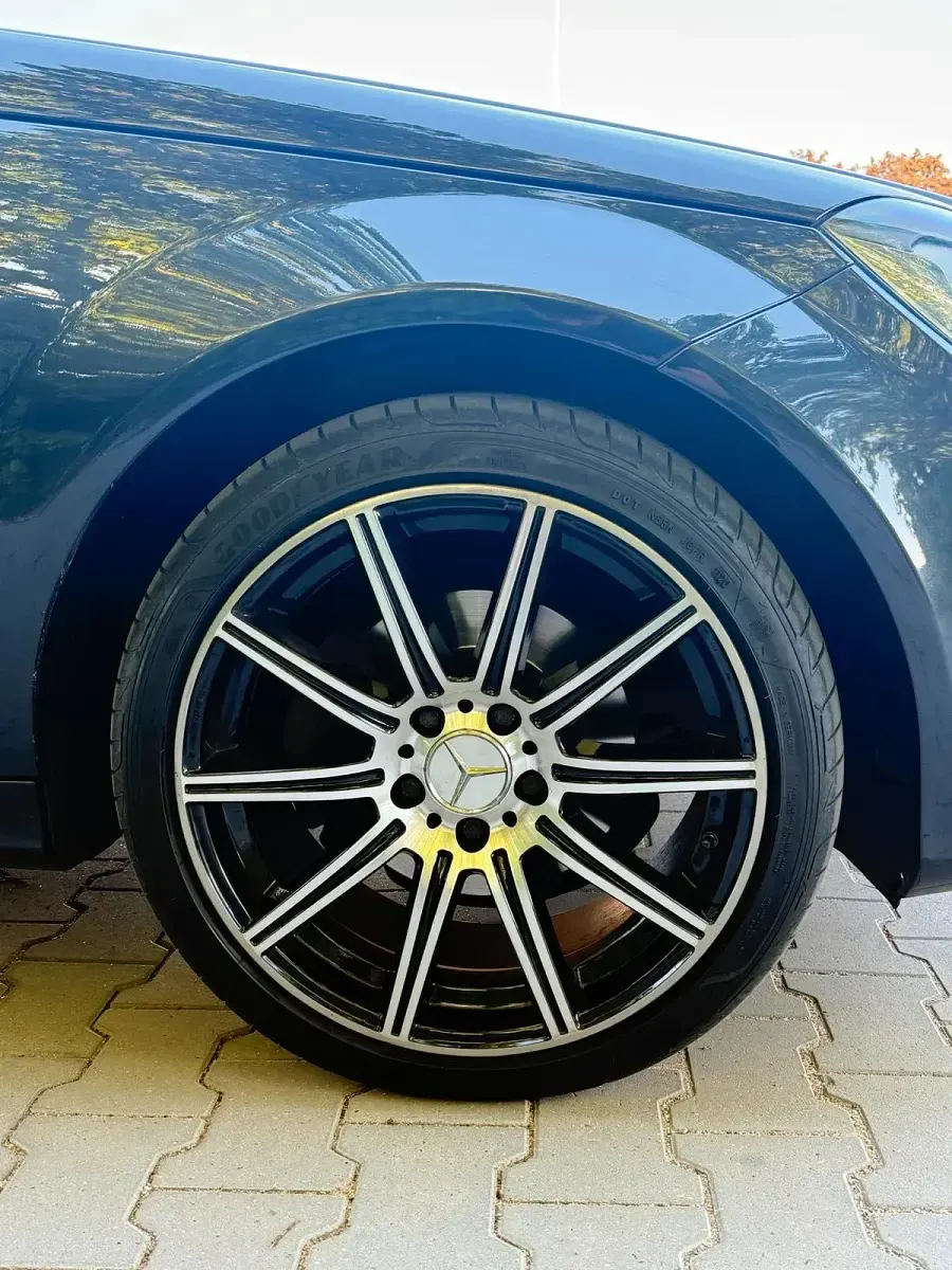 Używany Mercedes C250 204 KM (150 kW) 2011 Czarny Sedan/Limuzyna