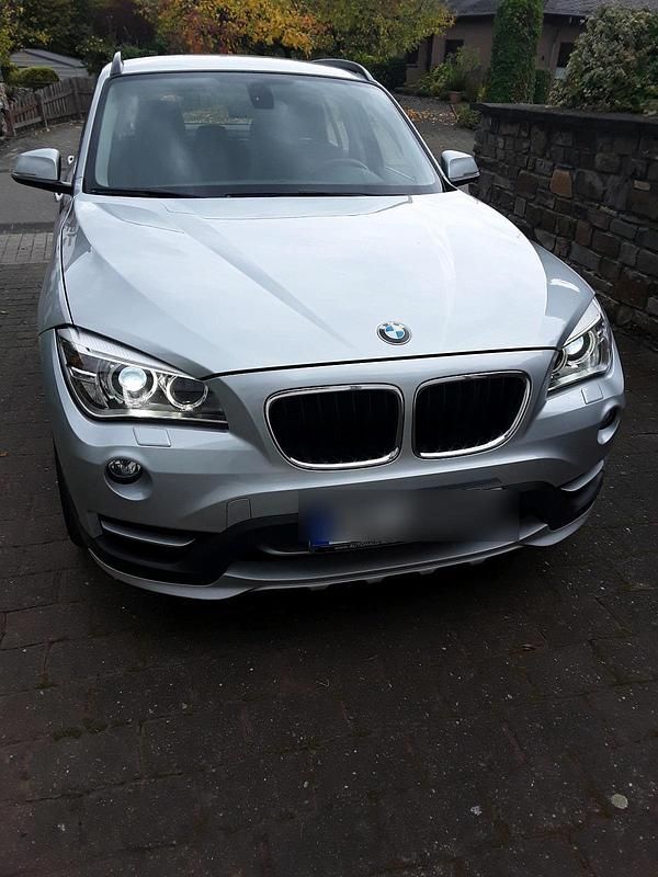 Silber Gebraucht 2014 BMW X1 SUV | 8.880 € (Superpreis) - Bild 1/4