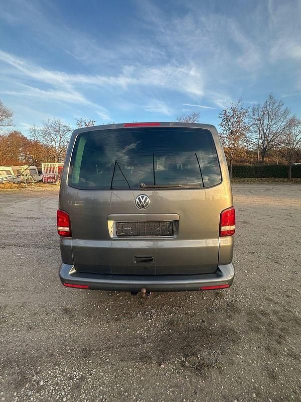 Gebraucht VW Multivan Life 179 PS (131 kW) 2013 Grau Van