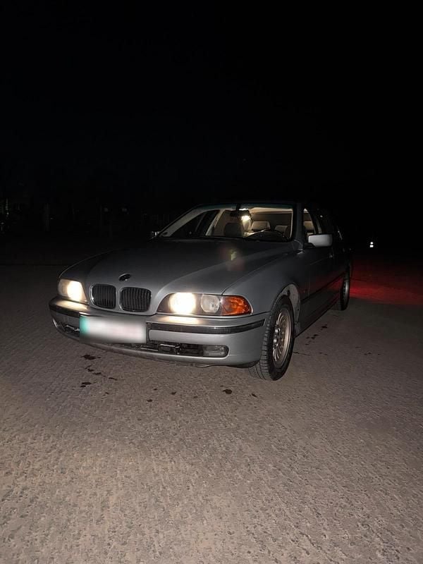 Gebraucht BMW 520 150 PS (110 kW) 2000 Silber Limousine