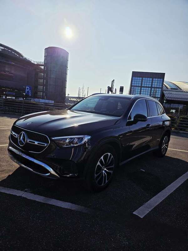Schwarz Gebraucht 2022 Mercedes GLC220 SUV | 44.999 € (Superpreis) - Bild 1/4