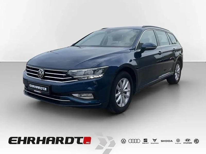 Blau Gebraucht 2022 VW Passat Business Kombi | 23.449 € (Superpreis) - Bild 1/3