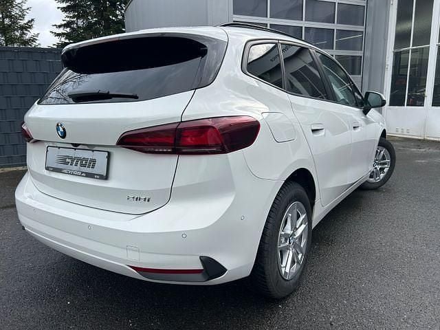 Gebraucht BMW 218 Active Tourer 136 PS (100 kW) 2023 Weiß Van / Kleinbus
