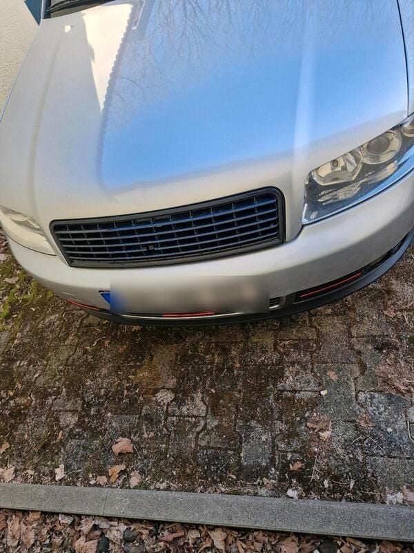 Silber Gebraucht 2002 Audi A4 Limousine | 3.400 € - Bild 1/4