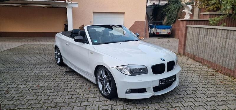Weiß Gebraucht 2012 BMW 118 Cabriolet M Sport Cabrio | 9.499 € (Fairer Preis) - Bild 1/4