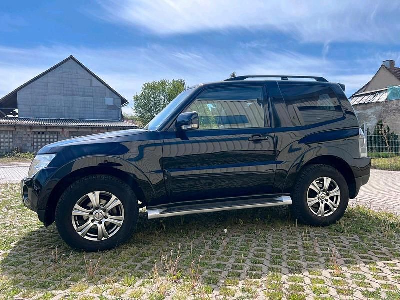 Gebraucht Mitsubishi Pajero 247 PS (181 kW) 2007 Schwarz SUV