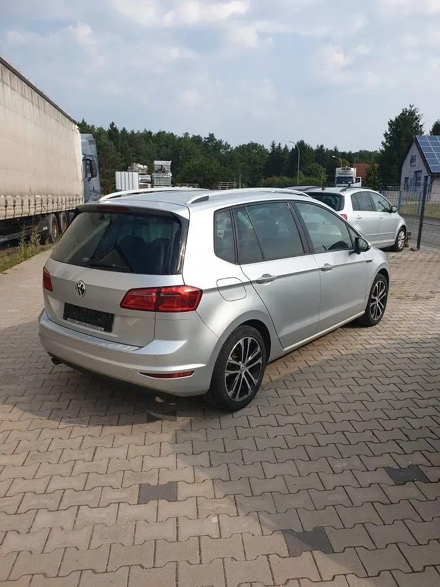 Gebraucht VW Golf Sportsvan LOUNGE 110 PS (80 kW) 2015 Silber Van / Kleinbus