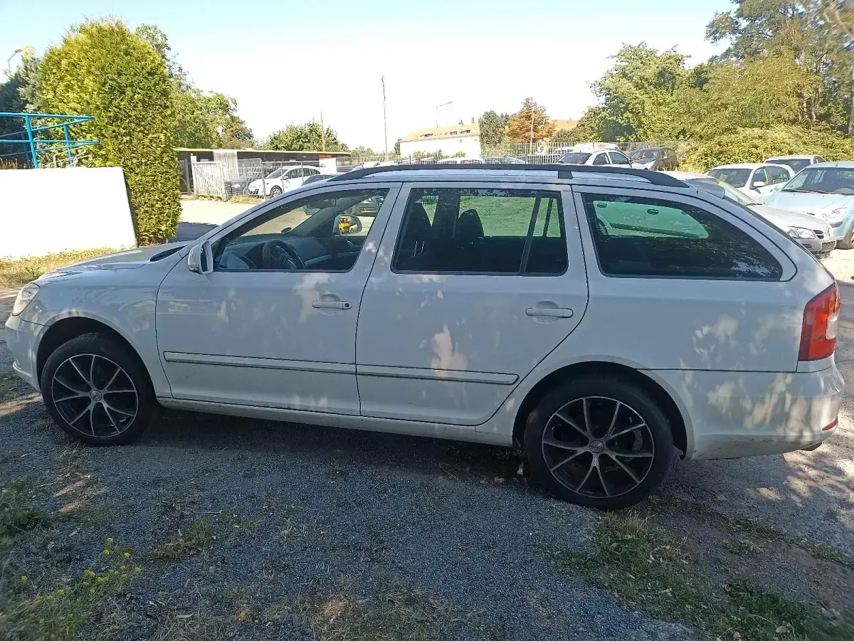 Gebraucht Skoda Octavia 140 PS (102 kW) 2011 Weiß Kombi