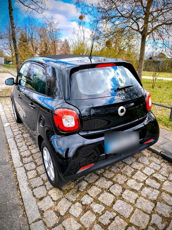 Gebraucht Smart ForFour 71 PS (52 kW) 2015 Schwarz Kleinwagen